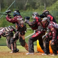 Las pistolas de paintball, pistolas de juguete y otros juguetes proyectivos causan lesiones oculares graves y ceguera